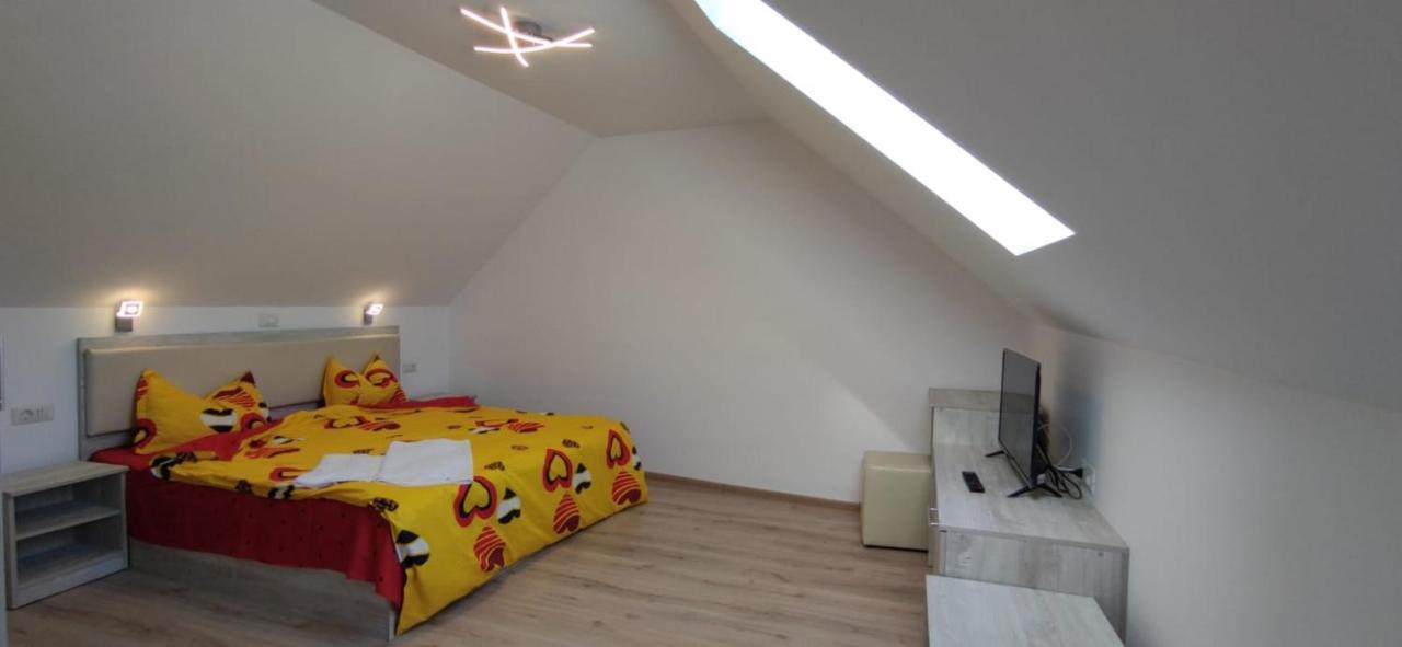 Calypso Rooms Făgăraş Екстериор снимка