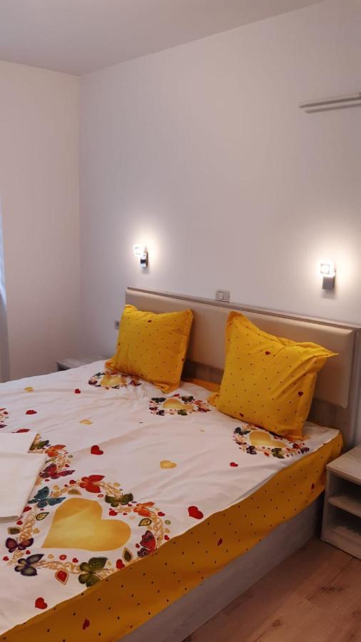 Calypso Rooms Făgăraş Екстериор снимка