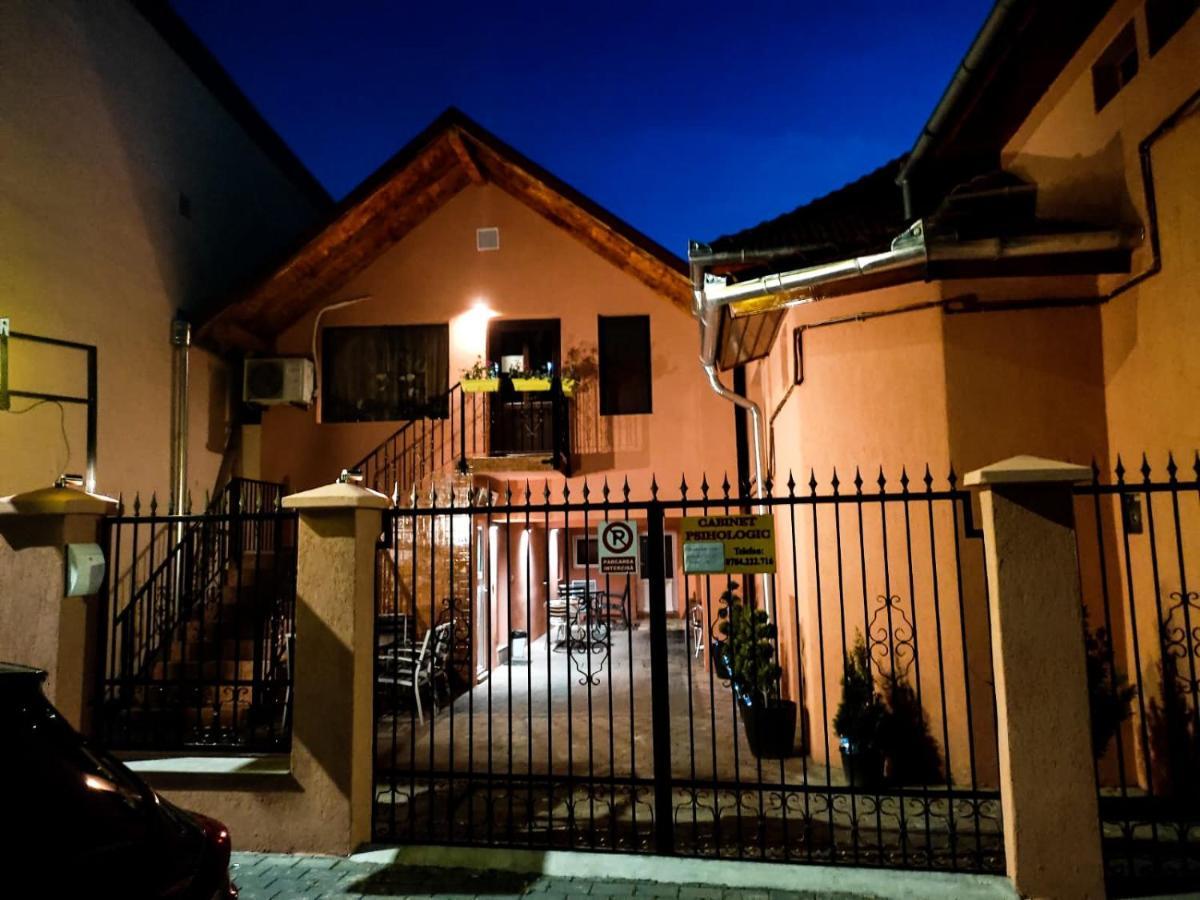 Calypso Rooms Făgăraş Екстериор снимка