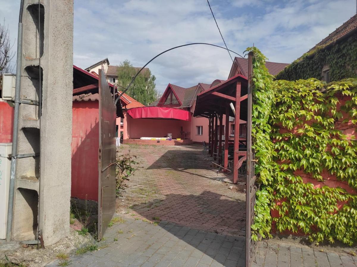 Calypso Rooms Făgăraş Екстериор снимка
