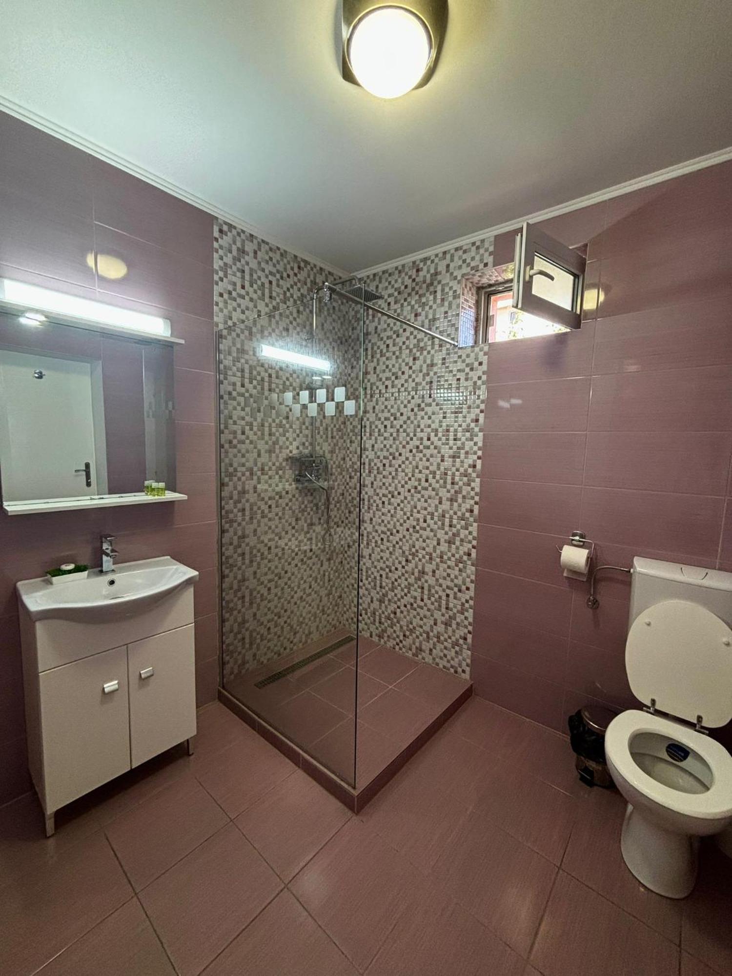 Calypso Rooms Făgăraş Екстериор снимка